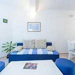 Ella Apartman
