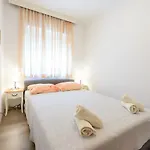 Apartman Ella *