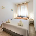 Ella Apartman *