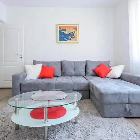 Apartment Ella