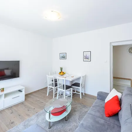 Apartment Ella