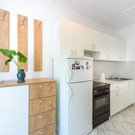 Ella Apartment